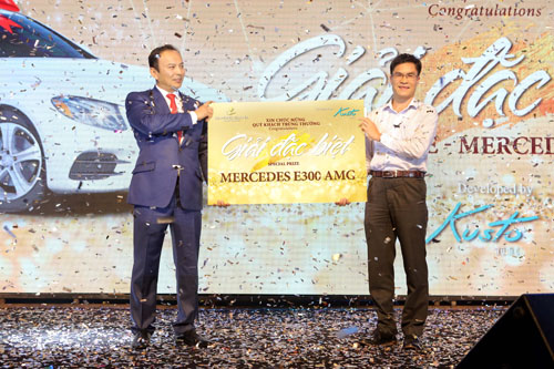 Kusto Home trao giải Mercedes_Benz trị giá 2,8 tỷ đồng cho khách hàng ảnh 1